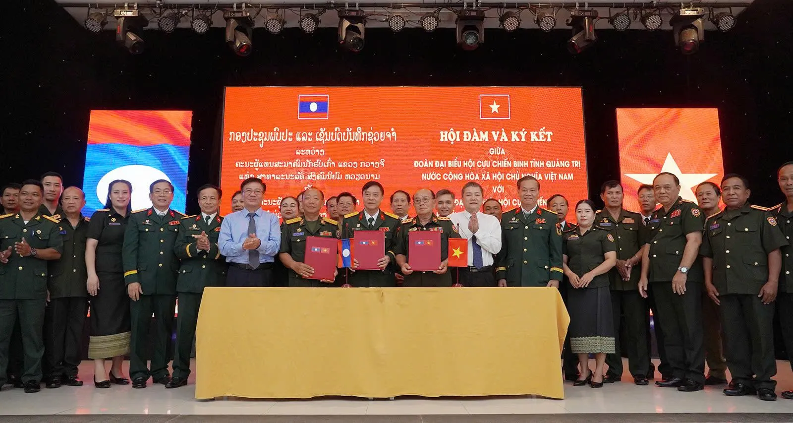 Nhịp cầu nhân dân vun đắp nghĩa tình Việt Nam - Lào