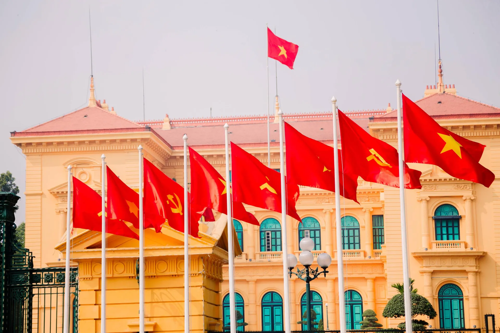 Bài 2: KHÔNG THẾ LỰC NÀO CÓ THỂ XUYÊN TẠC NHỮNG THÀNH TỰU ĐỔI MỚI Ở VIỆT NAM