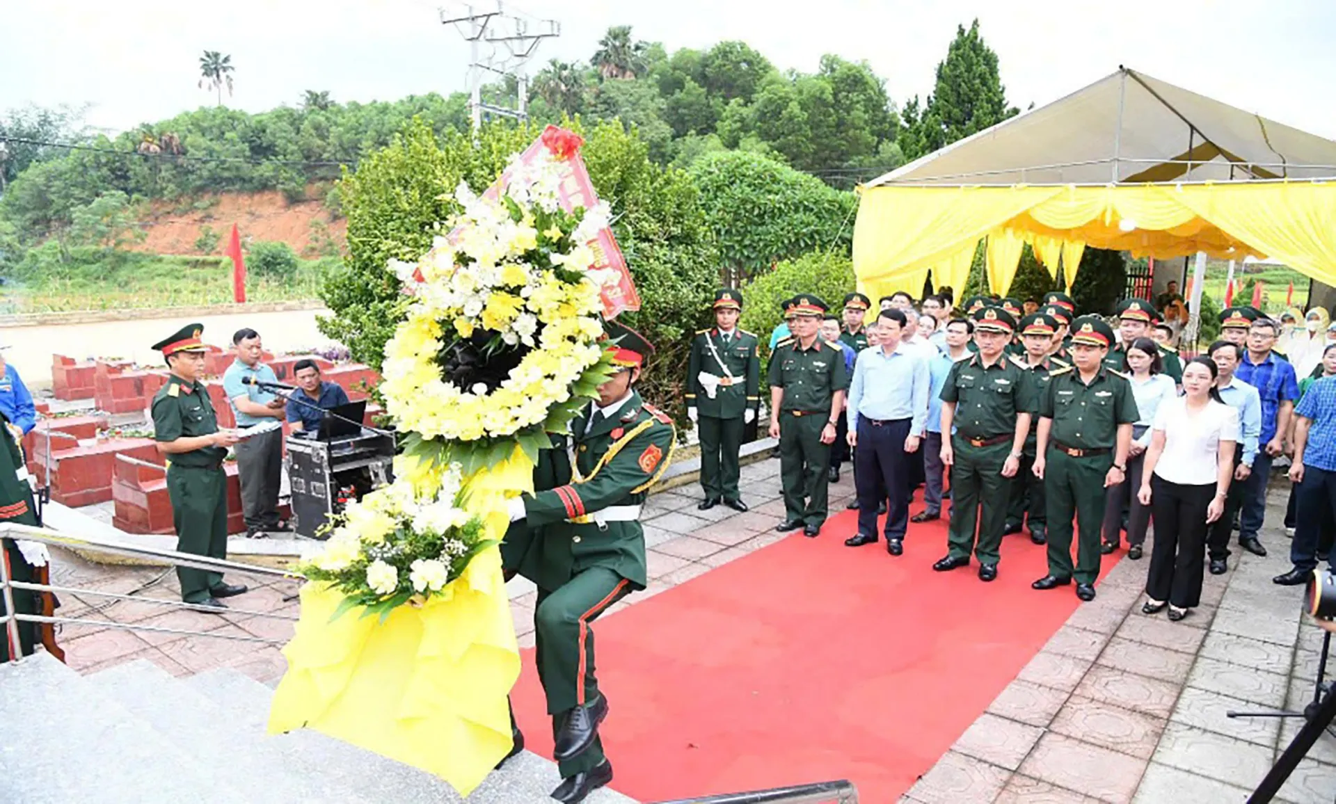 87 ngày đêm đi tìm tên cho đồng đội