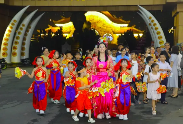TRUNG THU YÊU THƯƠNG 2026 RỘN RÀNG ĐÊM HỘI TRĂNG RẰM, LAN TỎA YÊU THƯƠNG