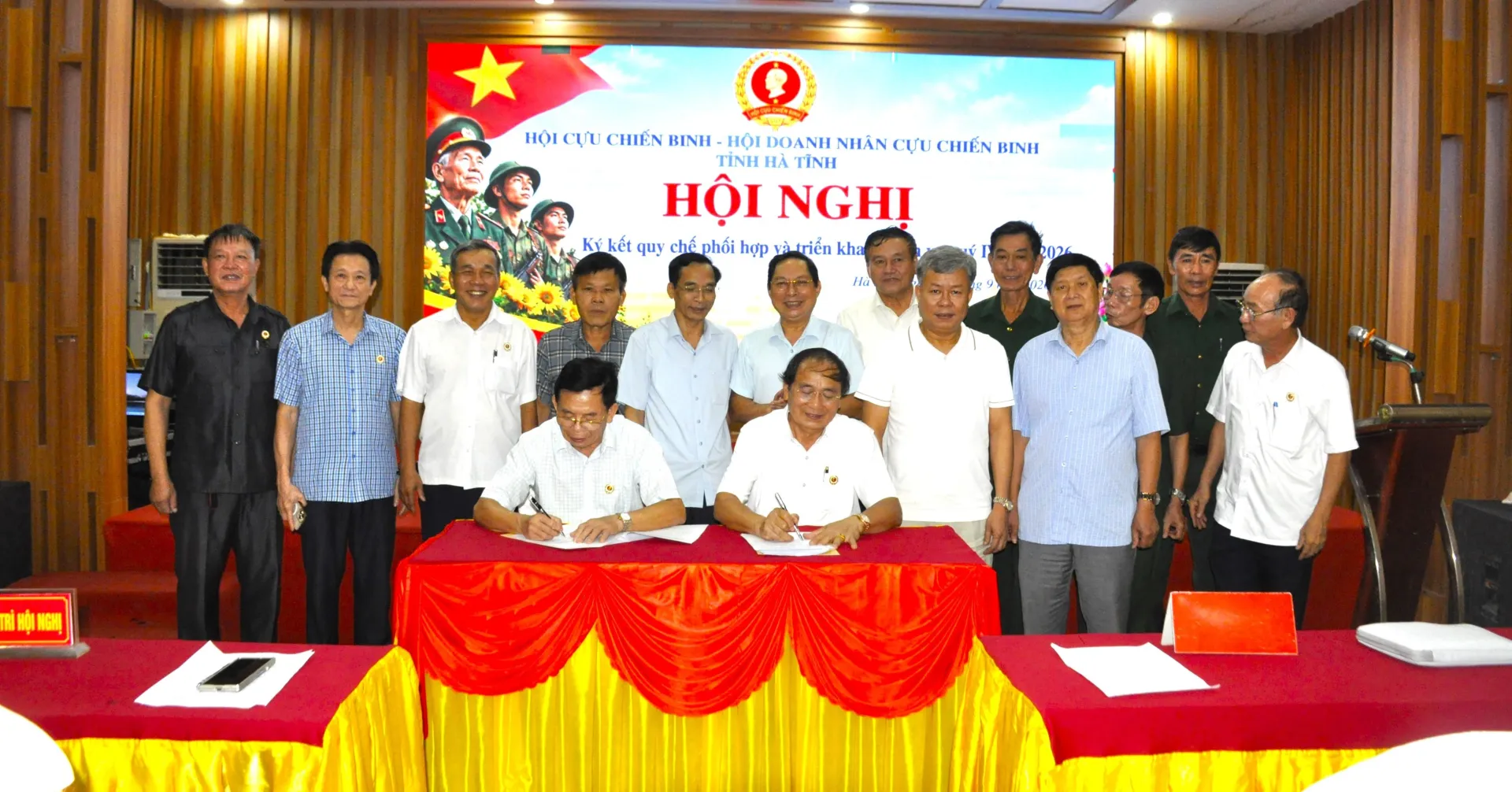 Hà Tĩnh – Ký kết qui chế phối hợp công tác giữa Hội CCB và Hội DNDN CCB