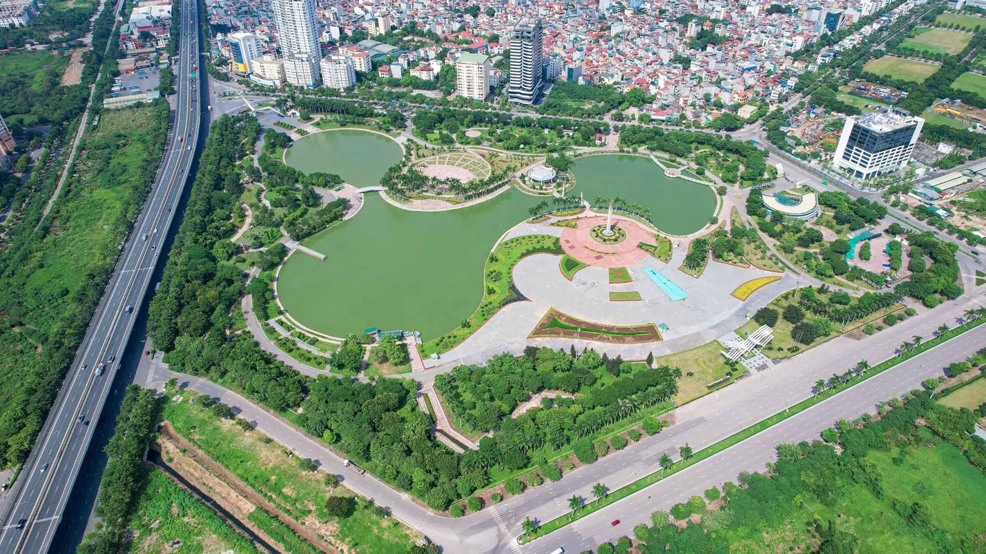 Bài 4: Một trăm năm vì màu xanh Hà Nội