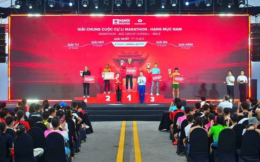 Vận động viên Việt Nam chiếm ưu thế ở Giải Marathon Quốc tế