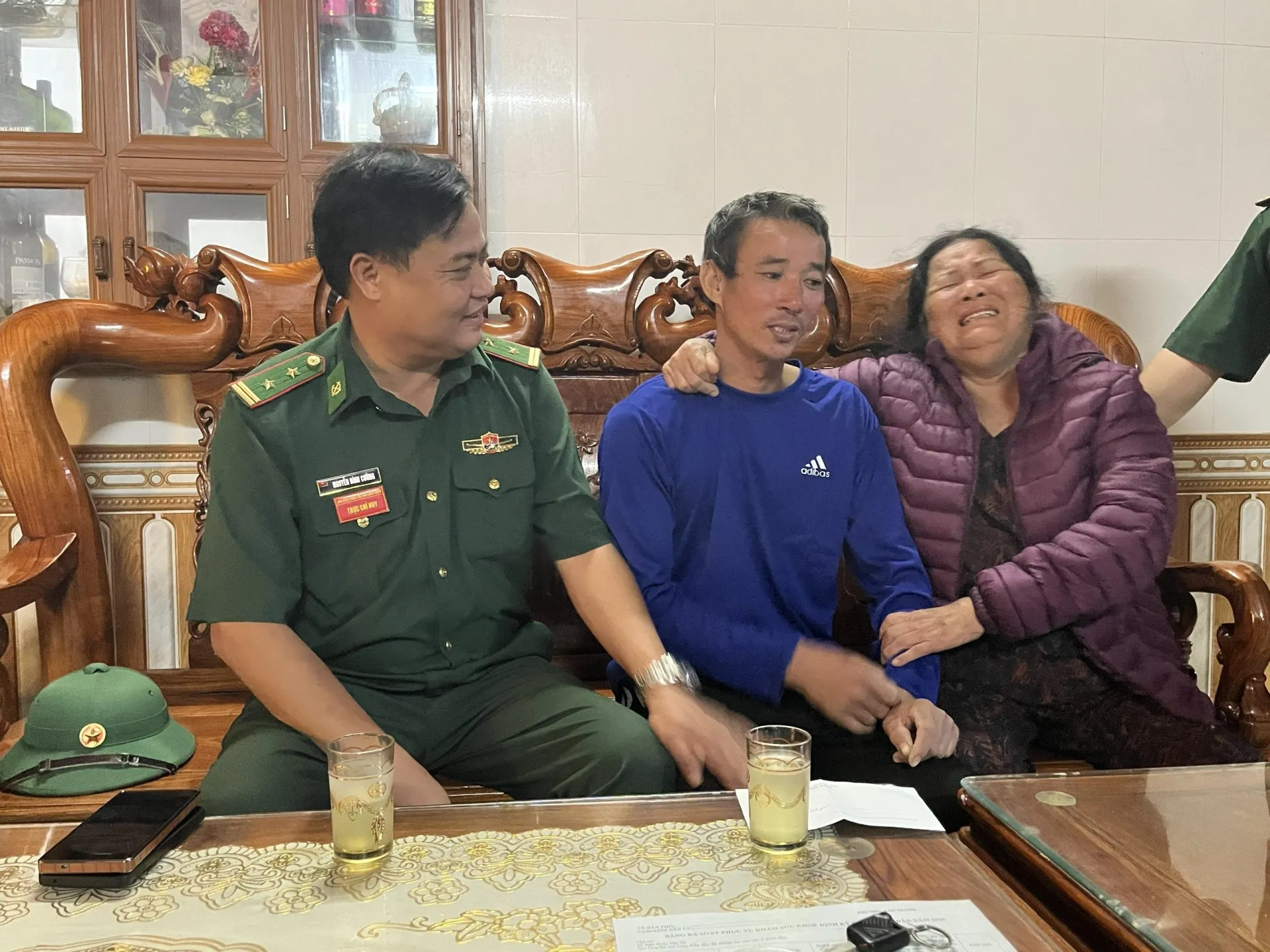 Quảng Trị: Thuyền trưởng mất tích ở cửa Gianh lênh đênh gần 8 giờ để bơi vào bờ an toàn