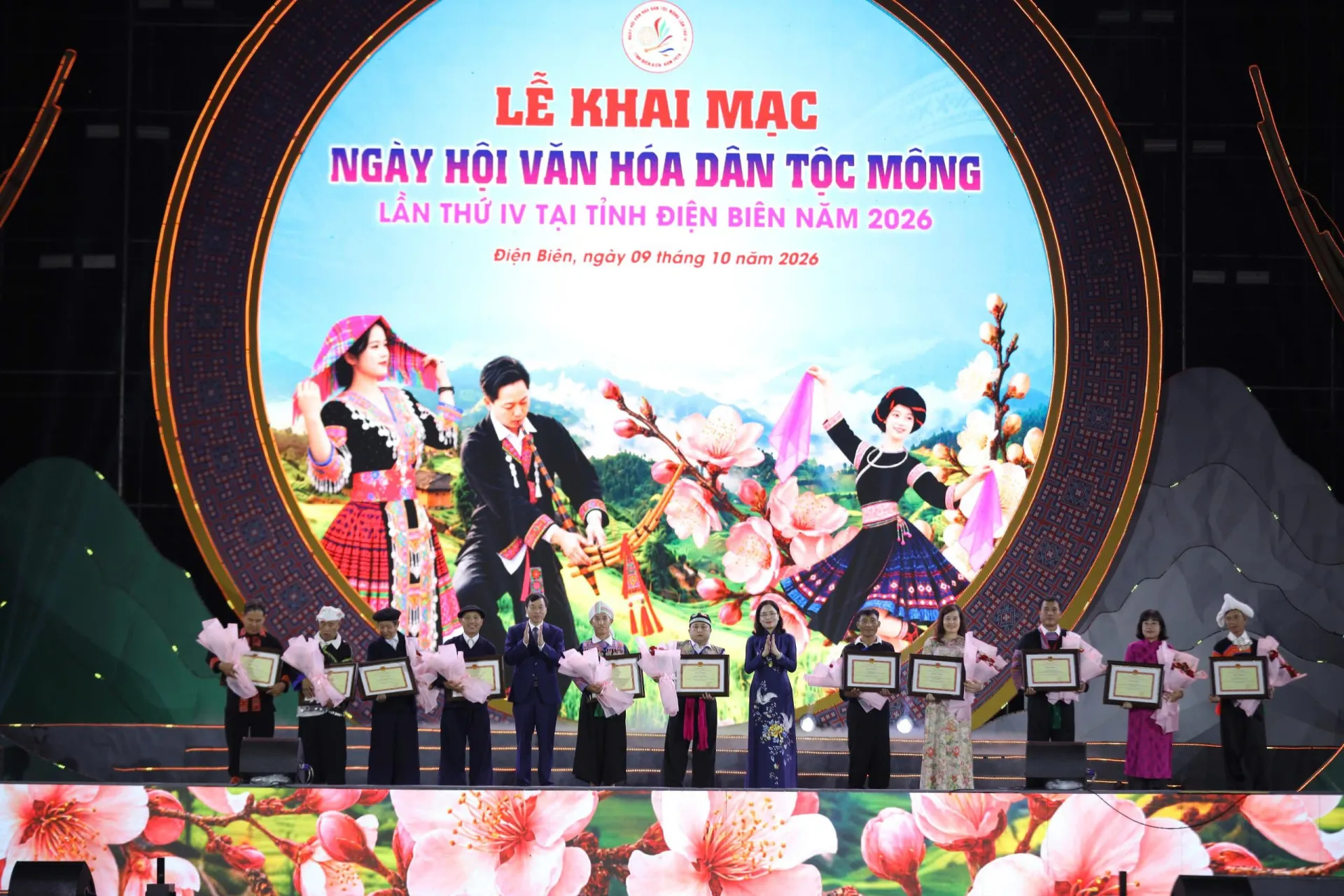 Điện Biên mở hội, sắc màu văn hóa Mông cùng tỏa sáng
