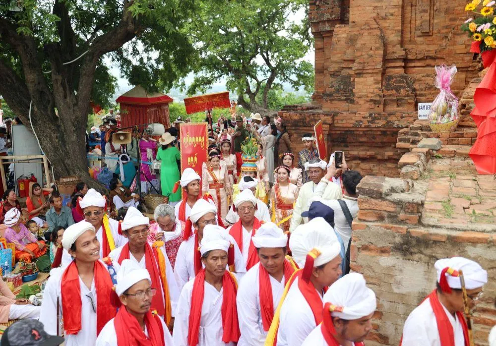 Rộn ràng không gian Lễ hội Katê năm 2026 tại Khánh Hòa