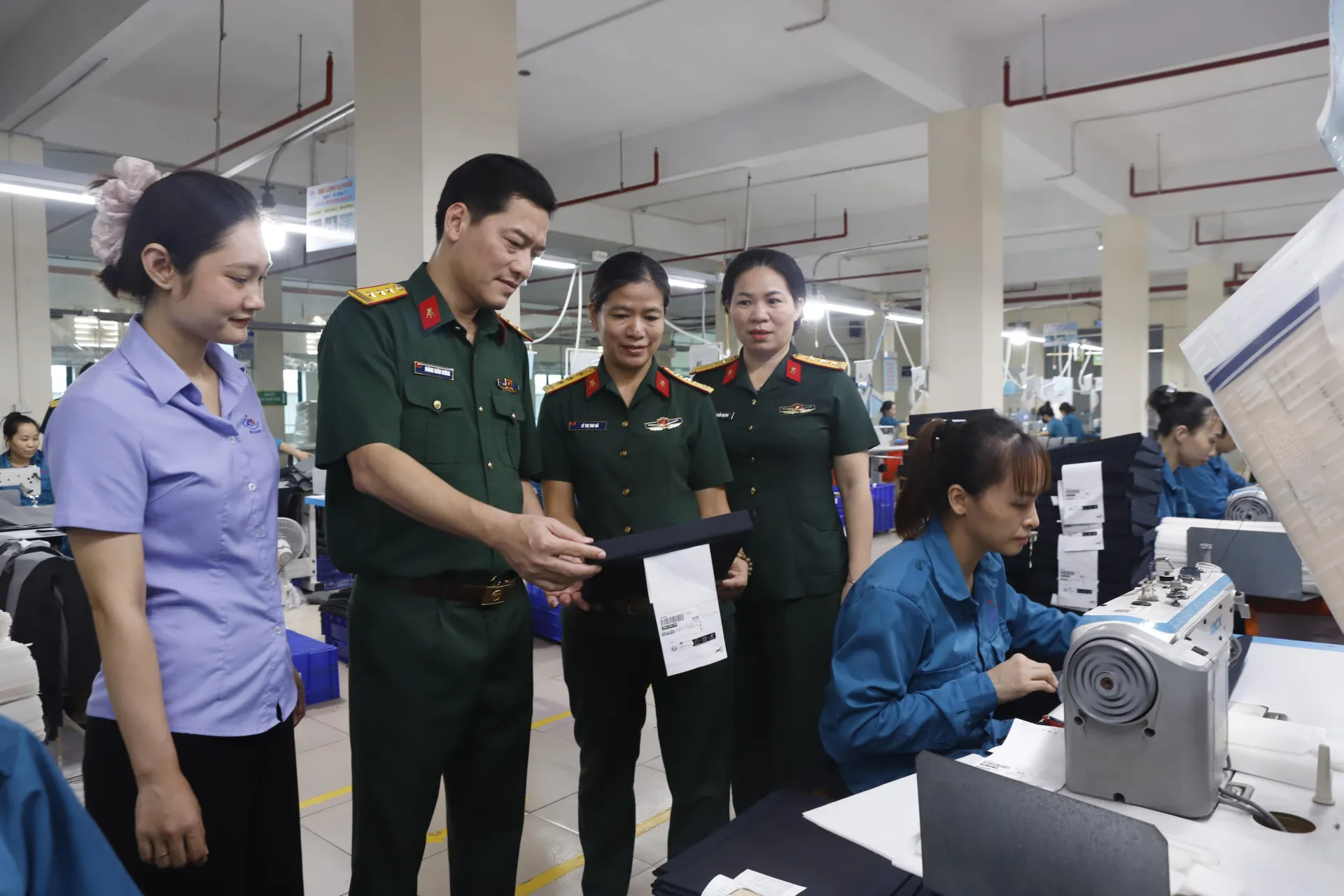 PHỤ NỮ Z176 KHẲNG ĐỊNH BẢN LĨNH VÀ NĂNG LỰCTHỰC HIỆN NHIỆM VỤ TRỌNG TÂM