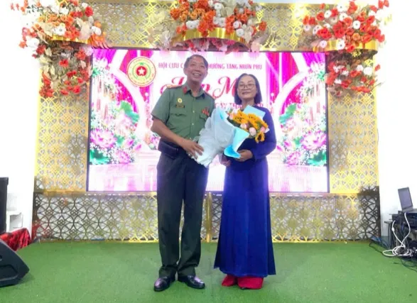 SAU MÀU ÁO LÍNH NGHĨA TÌNH VẪN VẸN NGUYÊN: 33 NỮ HỘI VIÊN CỰU CHIẾN BINH VÀ CỰU CAND TĂNG NHƠN PHÚ LAN TỎA YÊU THƯƠNG