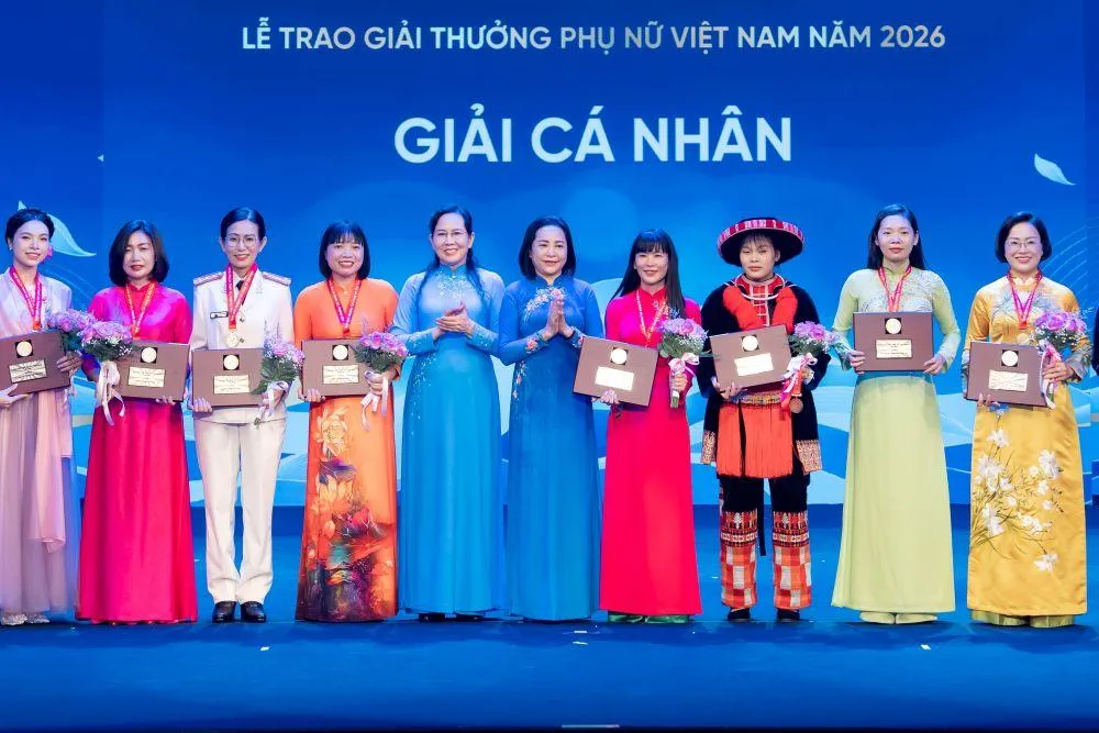 Chủ tịch HĐTV Yến sào Khánh Hòa nhận Giải thưởng Phụ nữ Việt Nam năm 2026