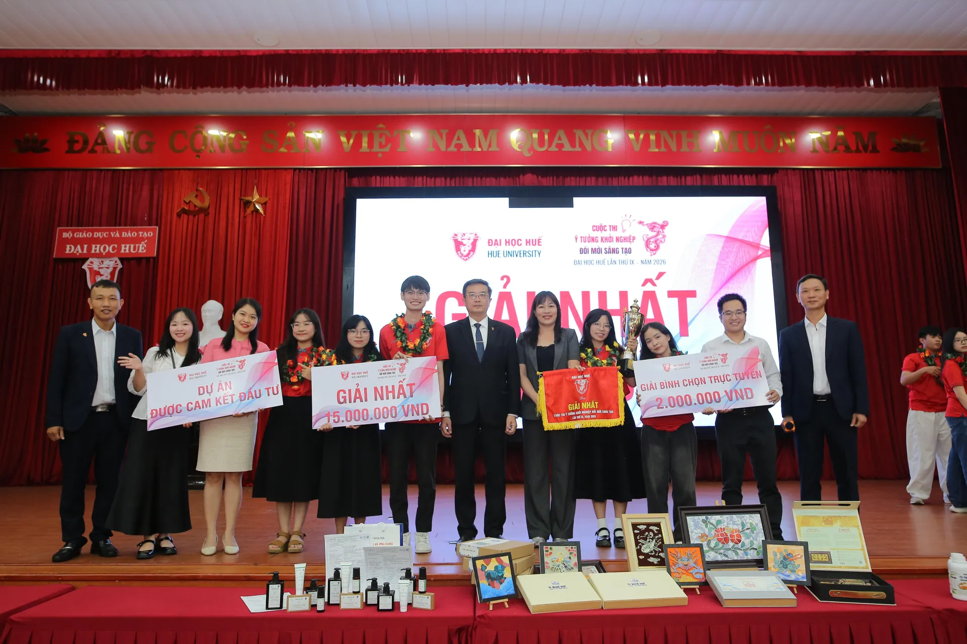 Dự án tất gel thảo dược giành giải nhất cuộc thi khởi nghiệp Đại học Huế