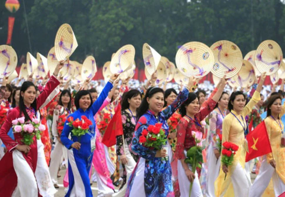 TÔN VINH PHỤ NỮ: TỪ CHỦ TRƯƠNG ĐÚNG ĐẾN BÌNH ĐẲNG THỰC CHẤT