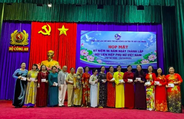 TP. HỒ CHÍ MINH: PHỤ NỮ TỎA SÁNG BẢN LĨNH, CHUNG TAY XÂY DỰNG GIA ĐÌNH HẠNH PHÚC, CỘNG ĐỒNG AN TOÀN