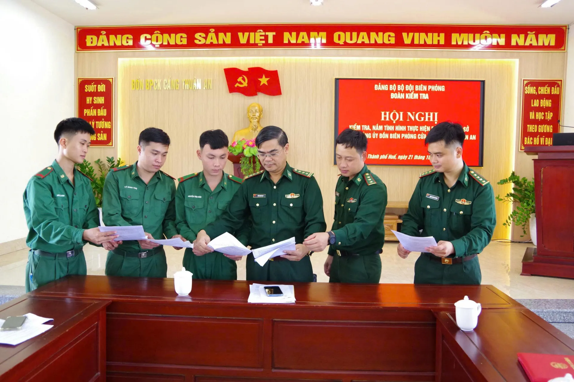 Kiểm tra thực hiện dân chủ ở cơ sở tại Bộ đội Biên phòng TP Huế