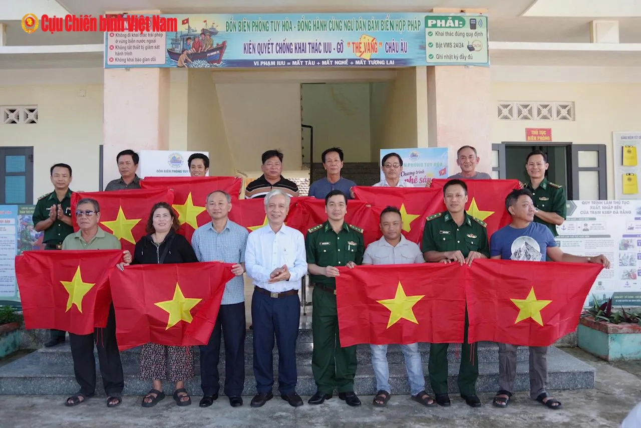 Bộ đội Biên phòng tỉnh Đắk Lắk đối thoại với ngư dân