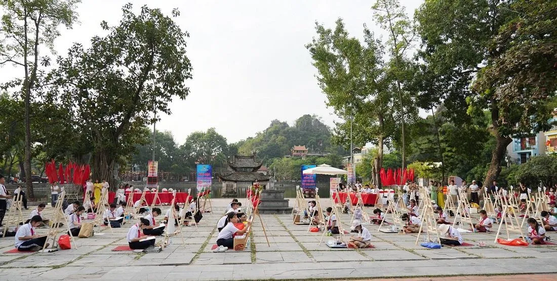 Khi Chùa Thầy bước vào tranh qua ánh nhìn của trẻ thơ