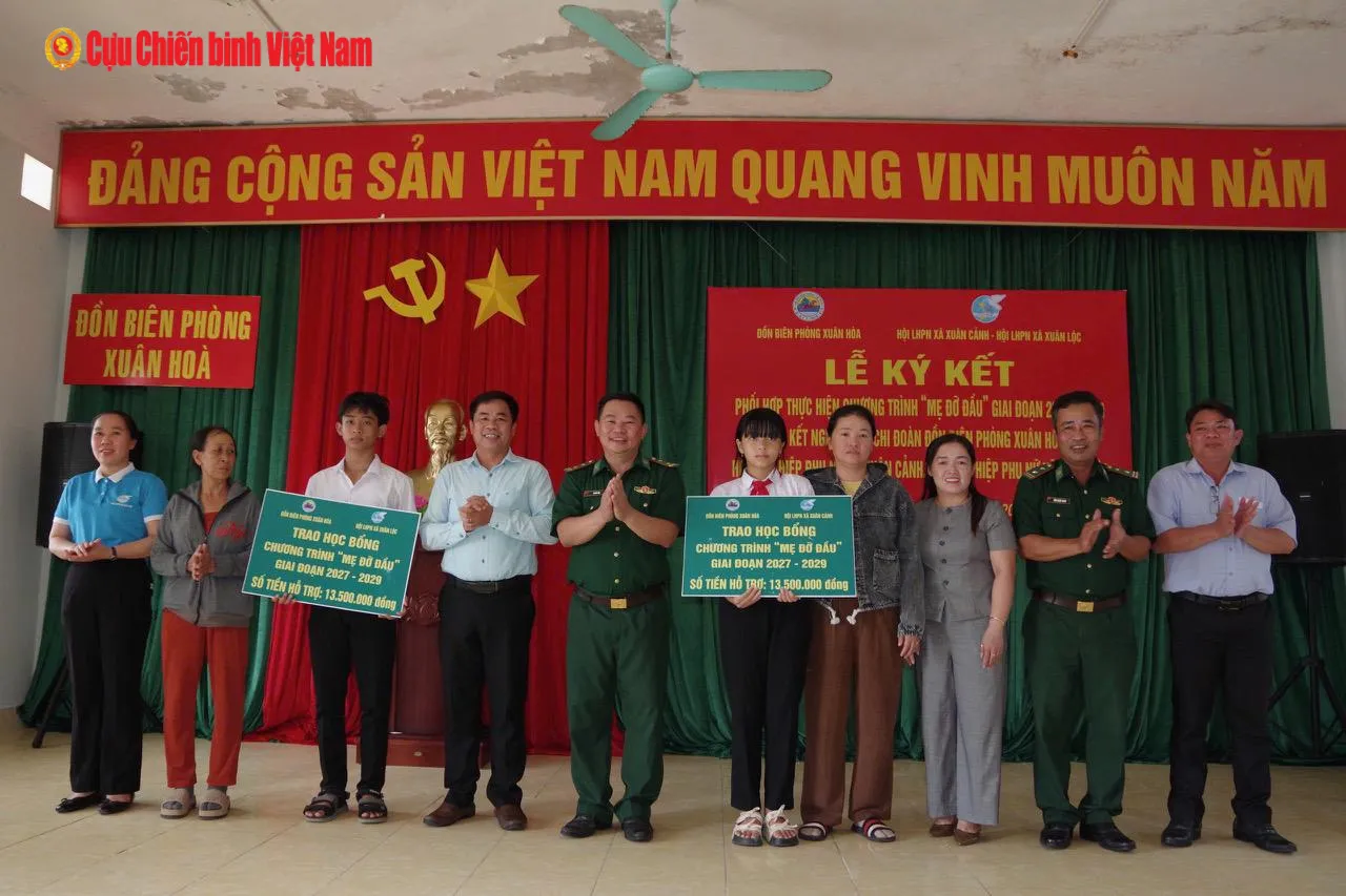 Bộ đội Biên phòng tỉnh Đắk Lắk đỡ đầu 2 học sinh khó khăn