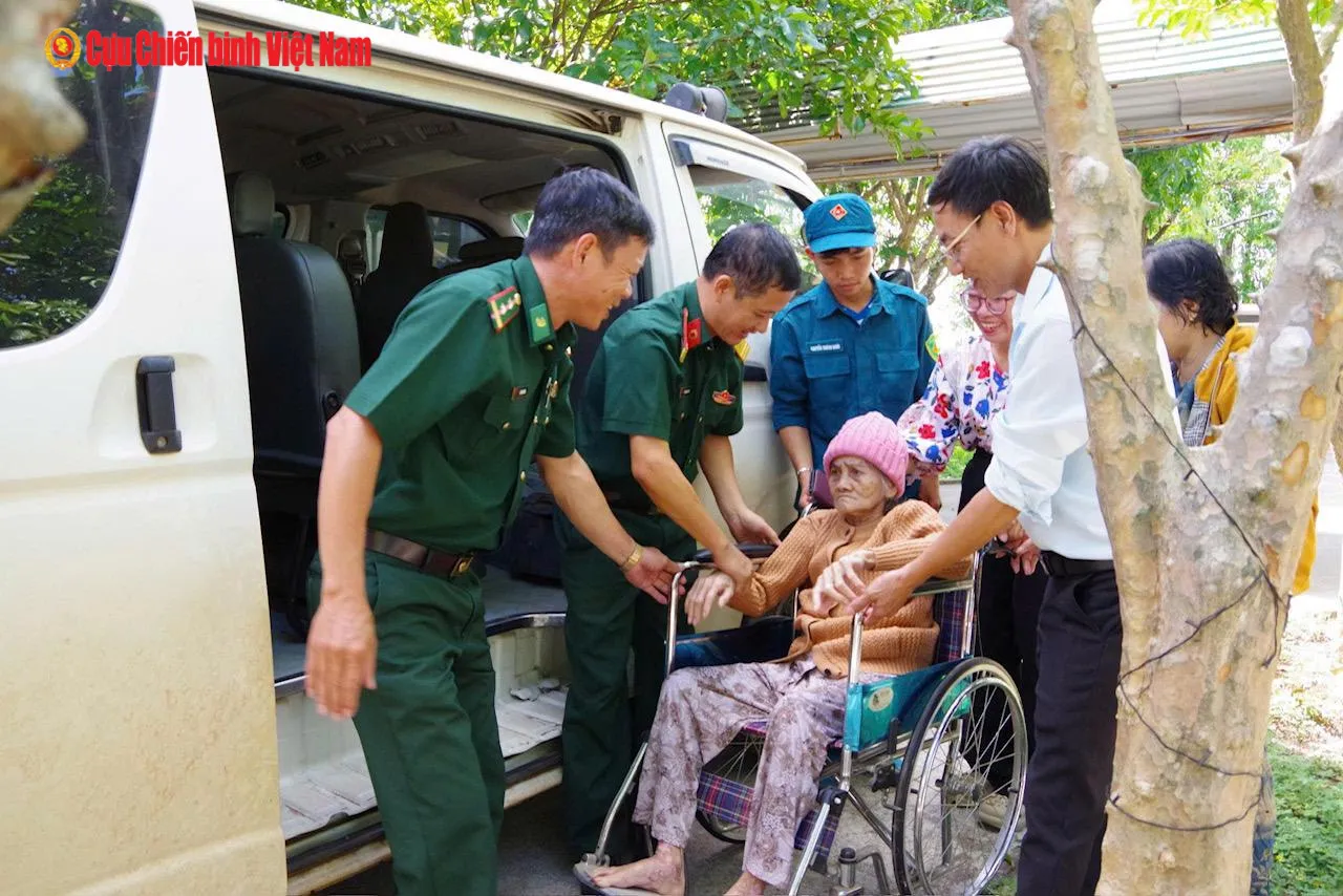 Vùng biên giới xã Ia Rvê (Đắk Lắk) thắm tình quân dân