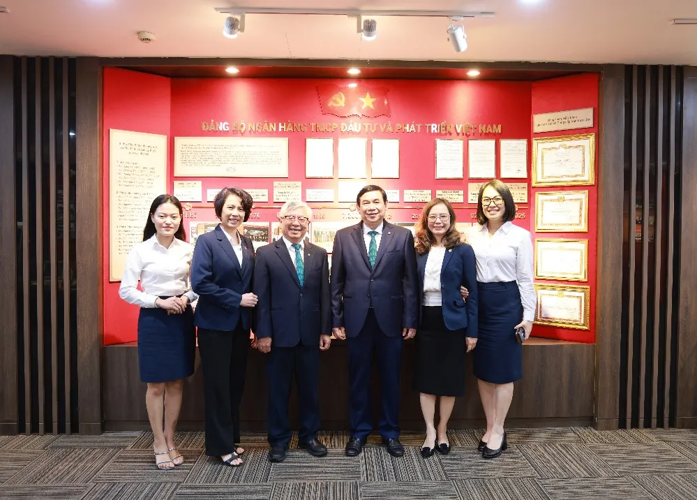 Kỳ 1: ĐỂ LỊCH SỬ BƯỚC RA KHỎI NHỮNG TRANG SÁCH