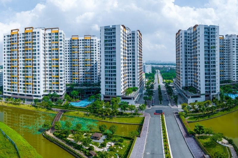 Chung cư “hâm nóng” thị trường, đất nền có dấu hiệu chững lại