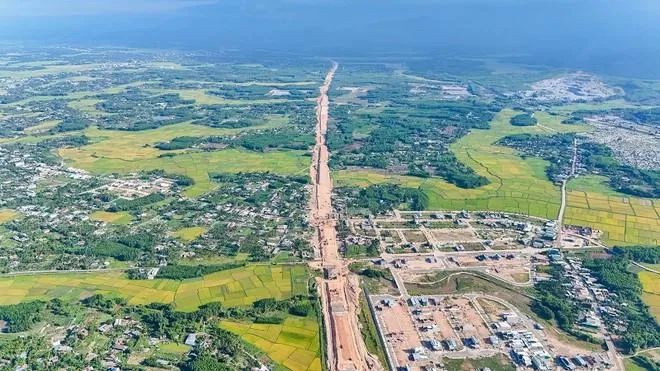 Điểm tin BĐS - tài chính 7/8: Quảng Ngãi gỡ vướng liên quan dự án thành phần cao tốc Quảng Ngãi – Hoài Nhơn