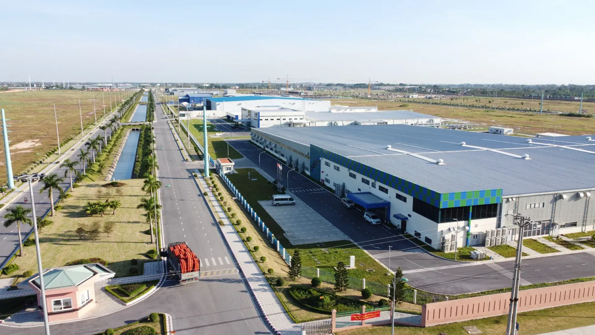 Điểm tin BĐS - tài chính 27/8: Phú Thọ xin hỗ trợ 'khủng' GPMB đường sắt Lào Cai – Hà Nội – Hải Phòng