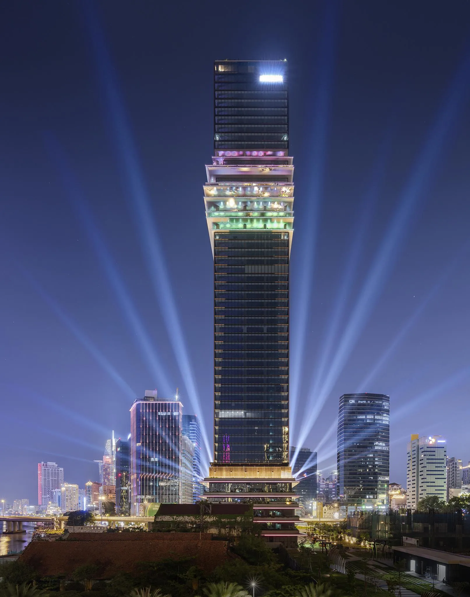 Cận cảnh Saigon Marina IFC: Biểu tượng tài chính 55 tầng mới của Việt Nam