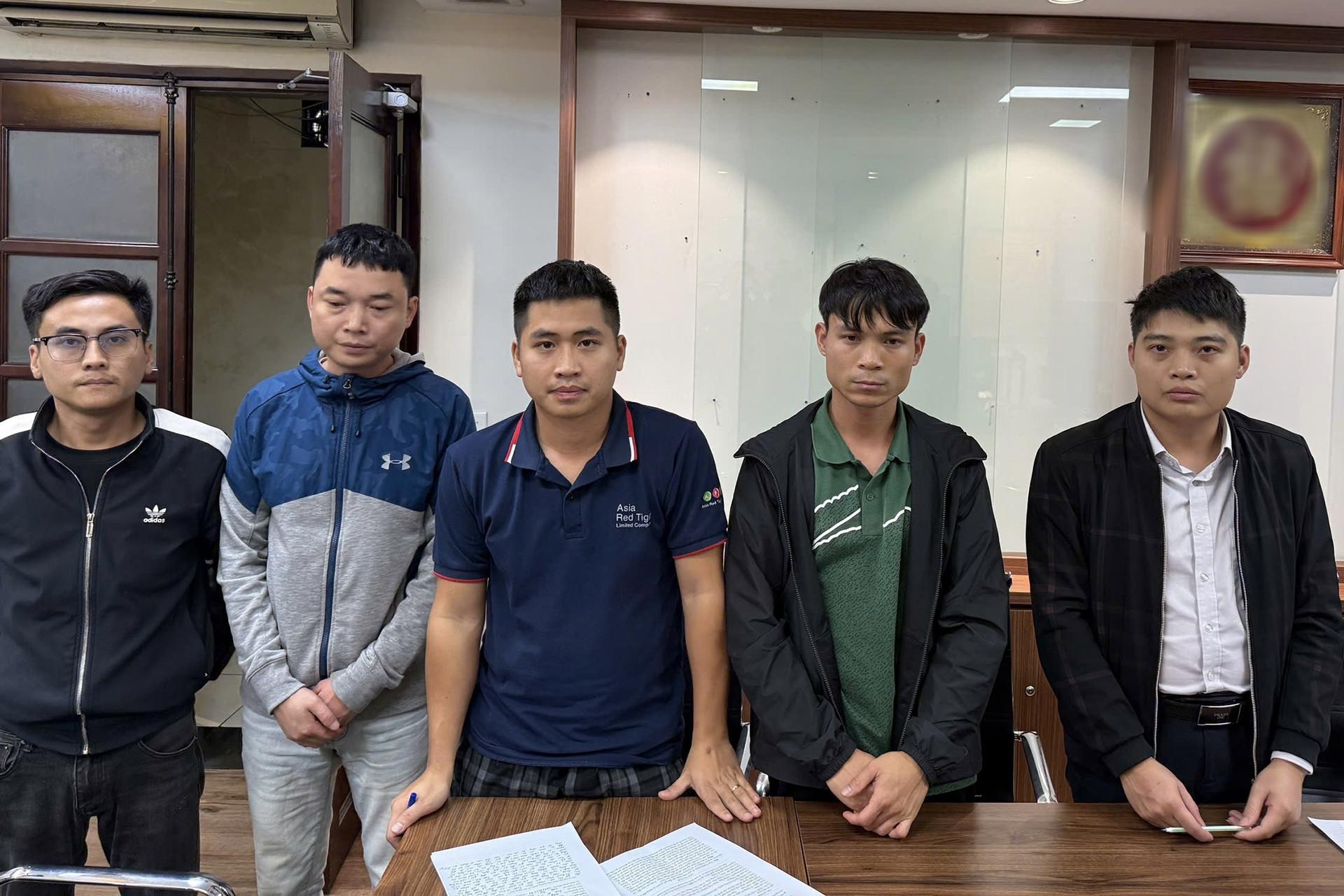 Cộng đồng 'sốc' trước lời khai bất ngờ của nhóm đối tượng phá buổi đấu giá đất ở Sóc Sơn, nâng giá đến 30 tỷ đồng/m2 rồi rút lui