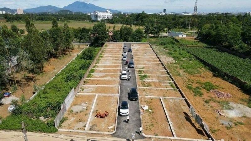 Người sử dụng đất có thể tự lập bản vẽ tách, hợp thửa đất hay không?