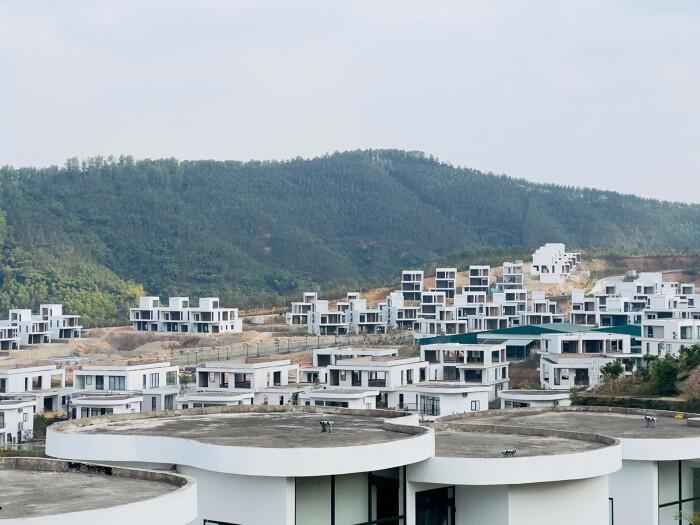 Thông tin mở bán nhà, dự án BĐS, đấu giá đất ngày 17/2: Hòa Bình chuyển đổi 52 ha đất rừng cho dự án Ivory Villas & Resort