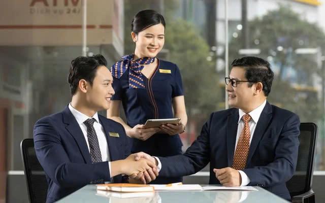 Ngân hàng mở đầu làn sóng nhận sáp nhập và tầm nhìn chiến lược