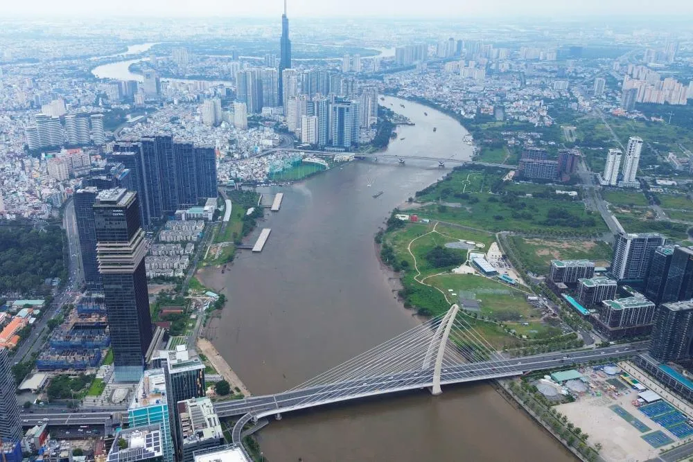 Trước giờ khai màn tháp 55 tầng, 'ông lớn' CapitaLand Tower bất ngờ nâng vốn lên hơn 22.500 tỷ đồng