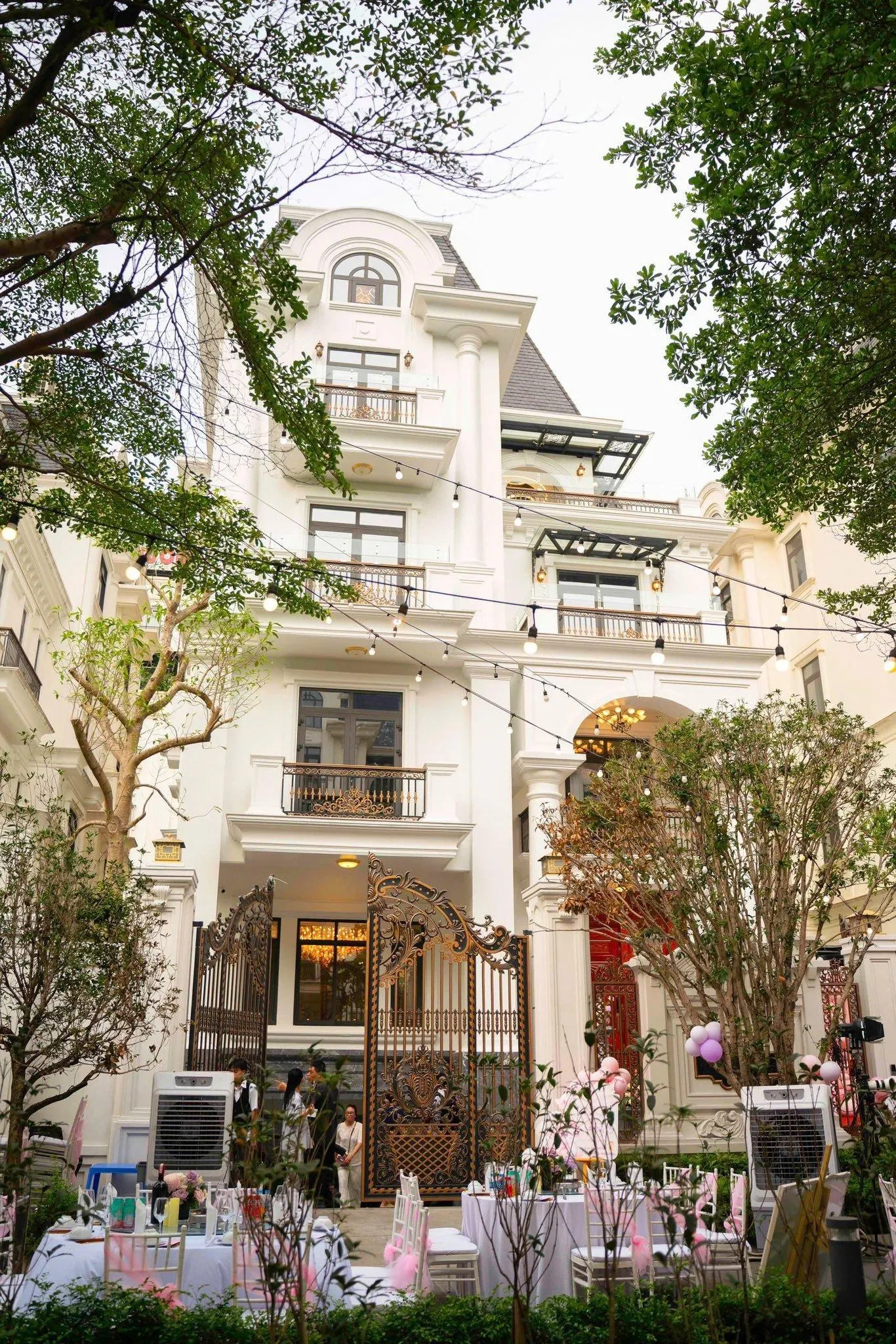 Hé lộ khối bất động sản xa hoa trị giá hàng trăm tỷ của Tiktoker Hoàng Hường vừa bị bắt