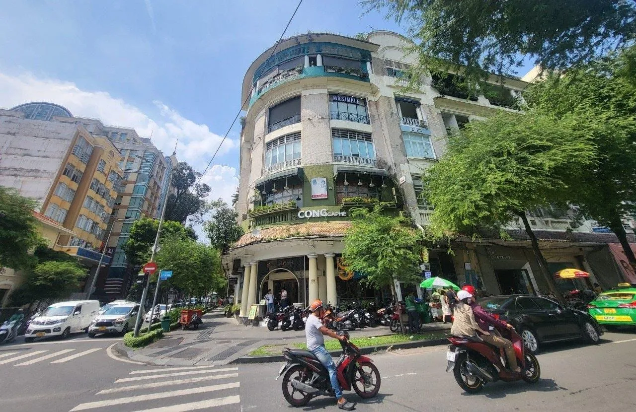 Điểm tin BĐS - tài chính 5/12: Chung cư cũ, xuống cấp ở TP.HCM vẫn giá 450 triệu đồng/m2
