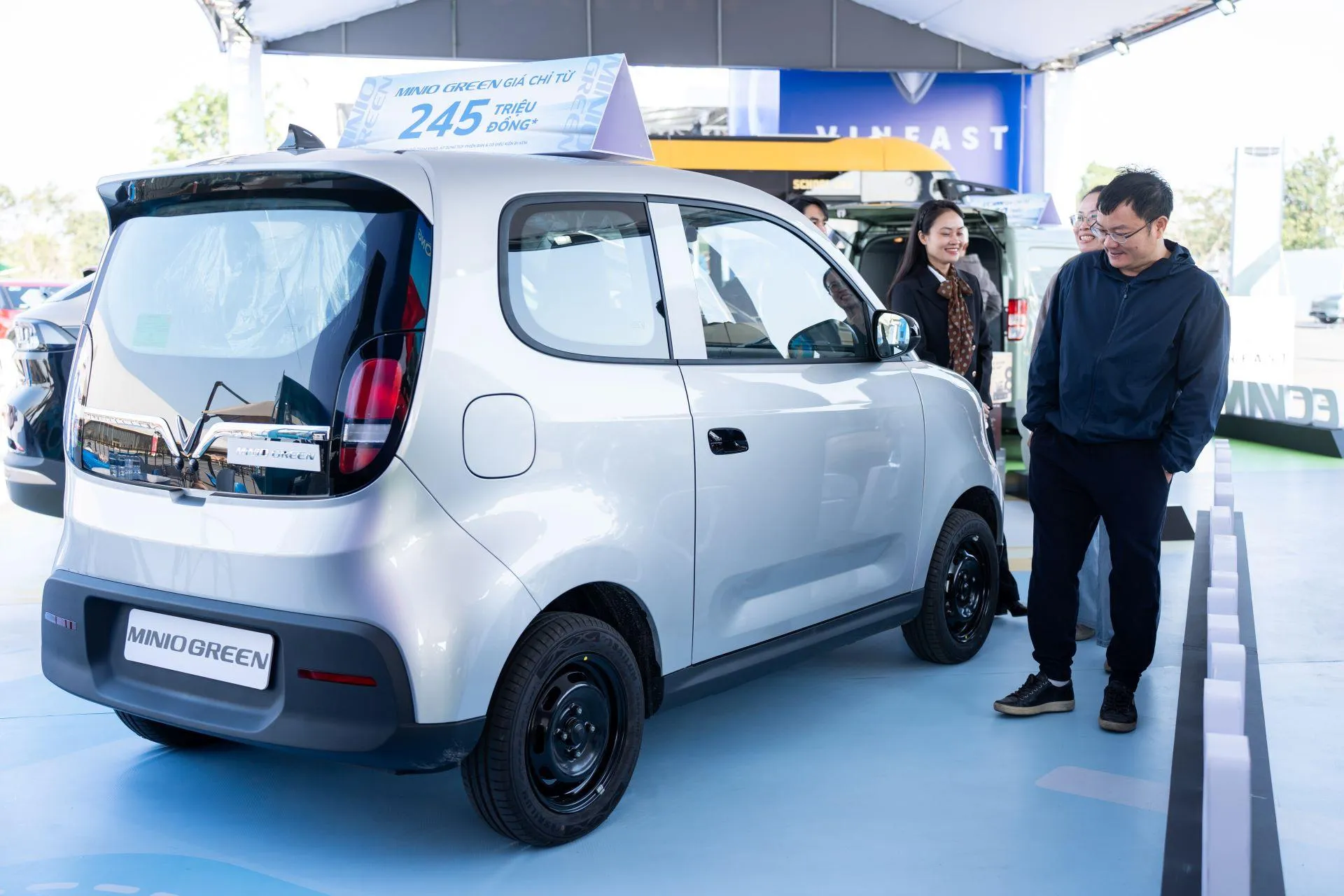 Minio Green lần đầu lăn bánh tại Vietnam Mobility Show 2025, người dùng sẵn sàng xuống tiền sau trải nghiệm thực tế