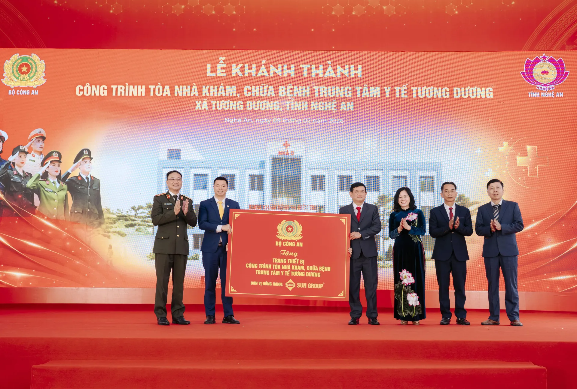 Sun Group tài trợ gói thiết bị y tế 12 tỷ đồng, khánh thành tòa nhà khám chữa bệnh hiện đại tại Trung tâm Y tế Tương Dương (Nghệ An)