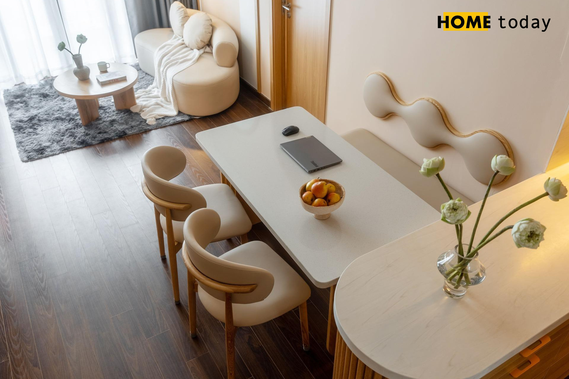 Khám phá không gian xinh đẹp và ấm cúng trong căn hộ 63 m² của một gia đình nhỏ