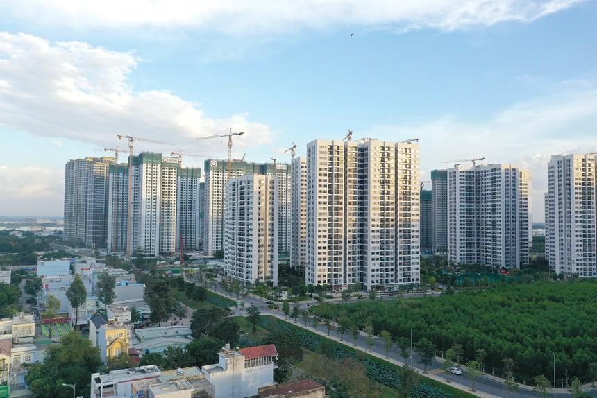 Giá chung cư vùng ven TP.HCM bật tăng, bất động sản tỉnh lẻ 'nóng' lên từng ngày