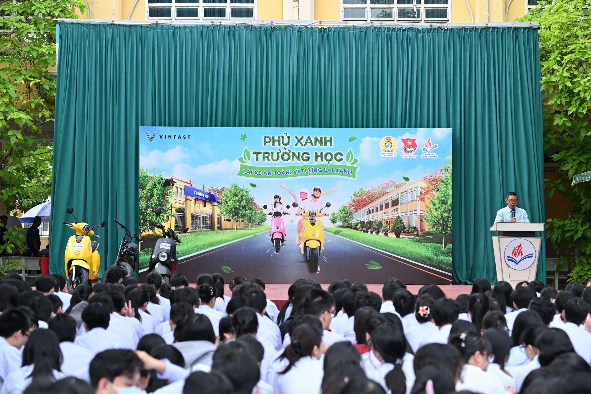 Tham dự chương trình “Phủ Xanh Trường Học”, học sinh Việt ước mơ về tương lai xanh