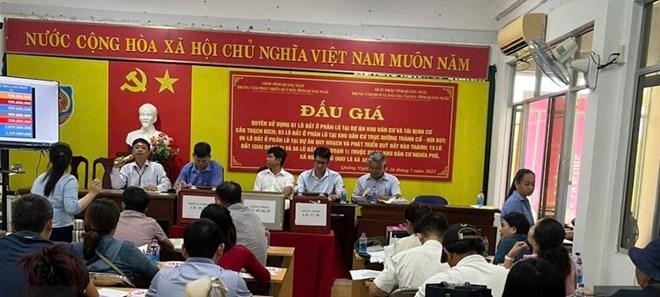 Quảng Ngãi: Đấu giá đất xuyên đêm đến 1h sáng, giá nhiều lô tăng gấp ba