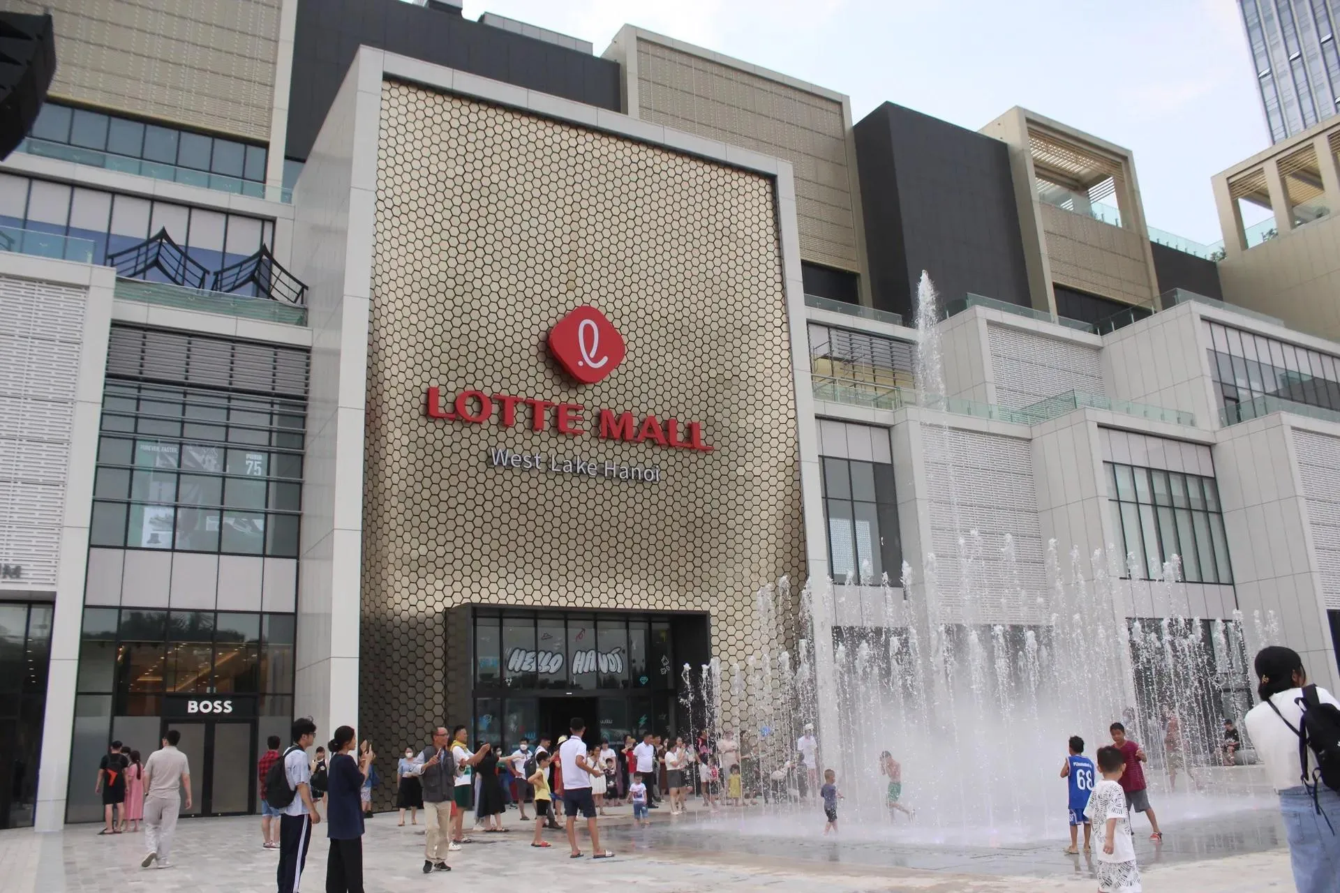Lotte dự kiến mở thêm 3 trung tâm thương mại cao cấp tại Việt Nam