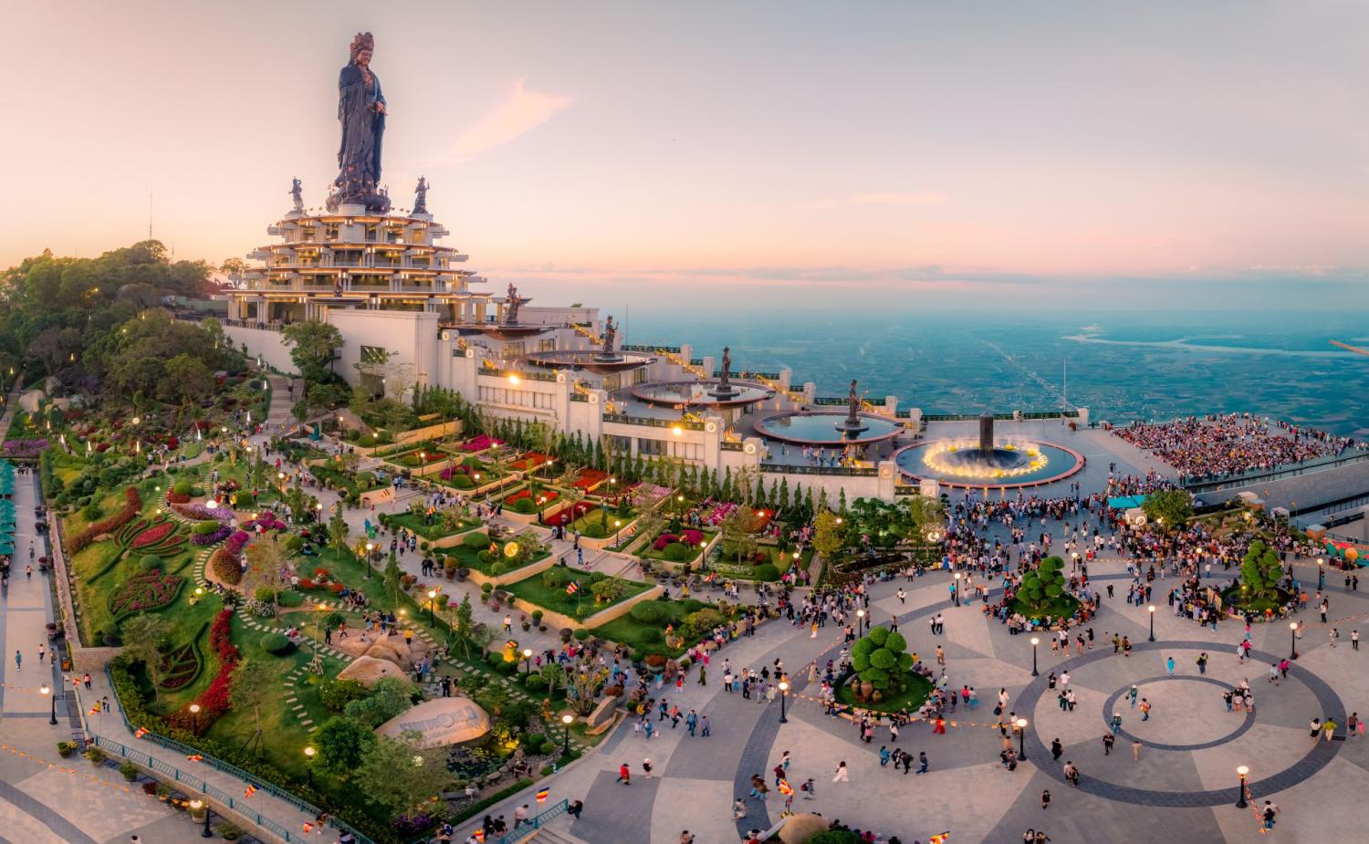 Đồng ý chủ trương chuyển hơn 29 ha đất rừng để phát triển du lịch núi Bà Đen