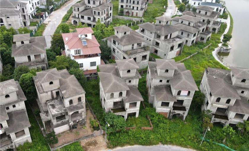 Điểm tin BĐS - tài chính 8/10: Bộ Xây dựng đề xuất đánh thuế nhà đất bỏ hoang