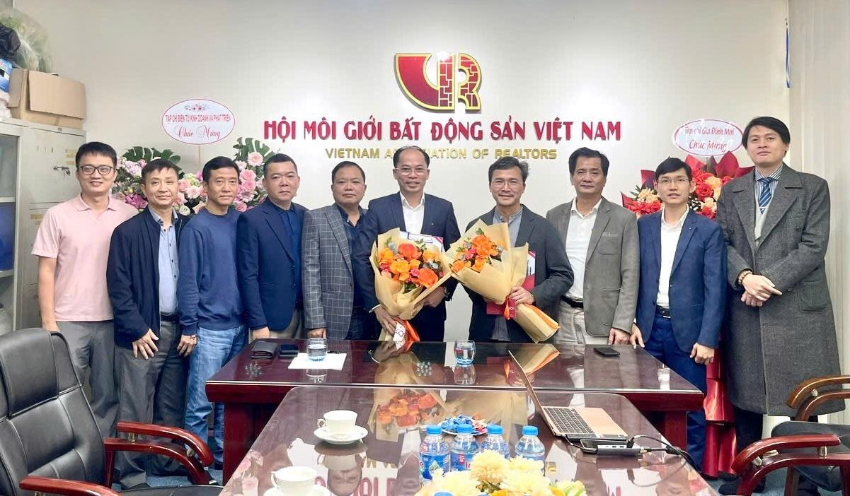 Lễ Ký kết hợp tác giữa Hội Môi giới Bất động sản Việt Nam và Công ty Cổ phần Home Today: Bước tiến mới trong ngành bất động sản