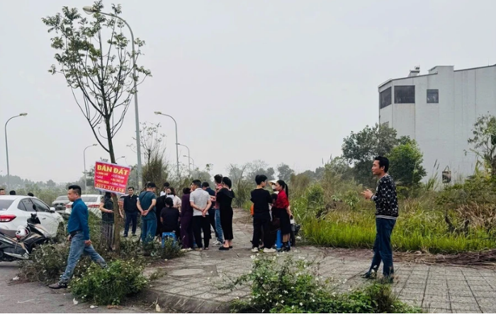 “Sốt” đất trước thông tin sáp nhập tỉnh, thành: Nhà đầu tư cần cảnh giác ngay!