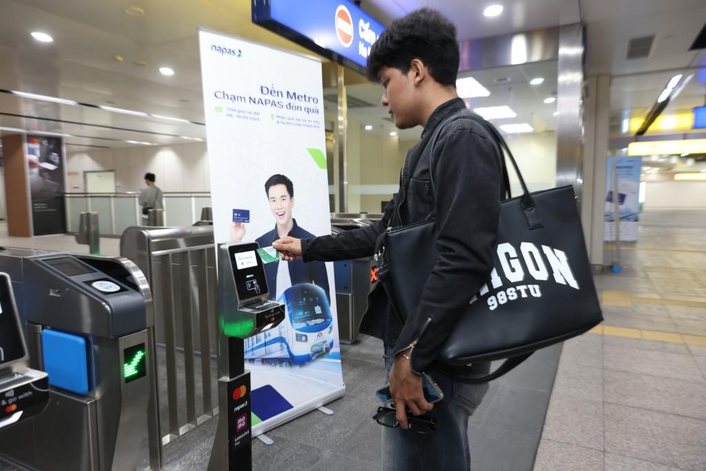 Metro không tiền mặt thúc đẩy giao thông xanh