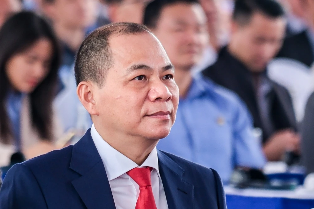 Một ngày tăng hơn 11.100 tỷ đồng, khối tài sản của tỷ phú Phạm Nhật Vượng đã chạm mốc nào?