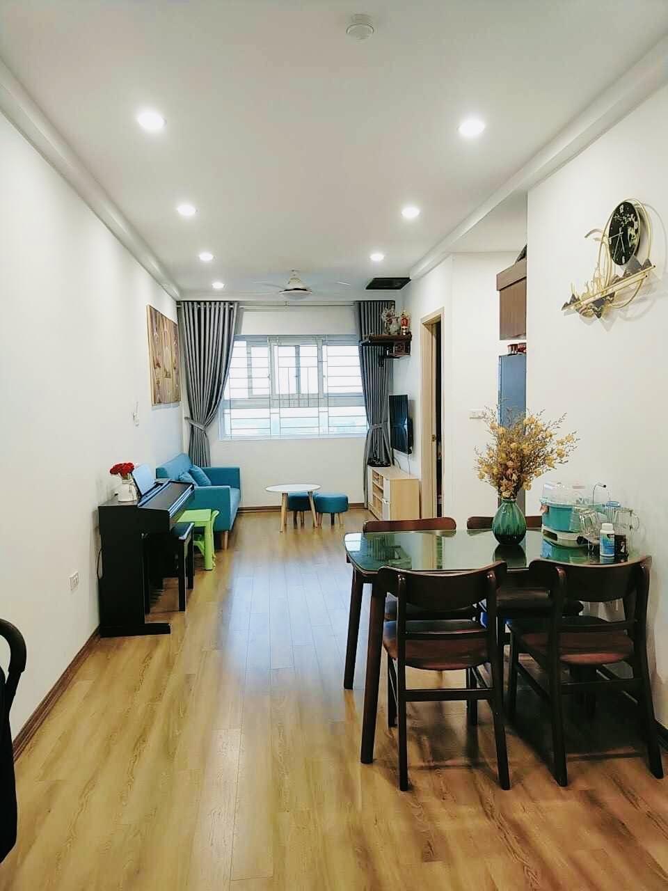 Chính chủ gửi bán căn hộ 2 ngủ view Hồ, full nội thất giá 2.3 tỷ tại 5 tòa mới KDT Thanh Hà Cienco 5