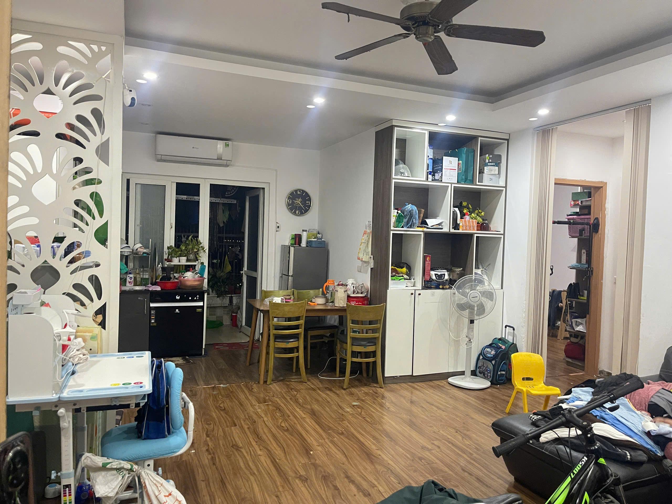 Chính chủ gửi bán căn hộ góc 76m, ban công hướng Nam, full nội thất tại KDT Thanh Hà Cienco 5