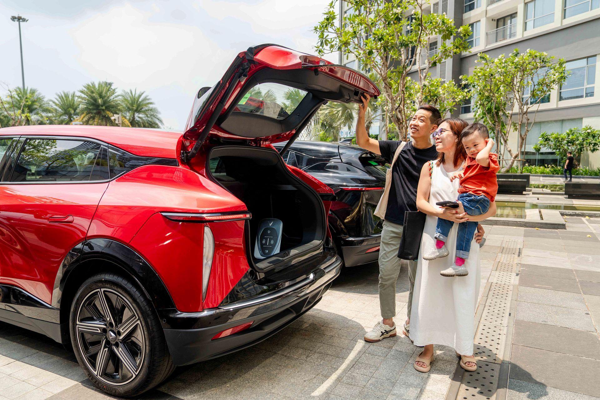 VinFast VF 7 chinh phục gia đình Việt nhờ công nghệ an toàn vượt phân khúc