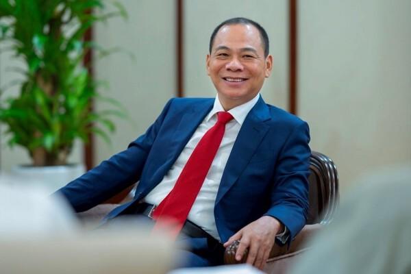 Ông Phạm Nhật Vượng tiếp tục chuyển nhượng cổ phiếu VIC cho VinSpeed